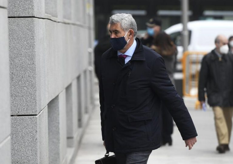 Rafael Redondo rebaja su papel de socio en CENYT a mero 