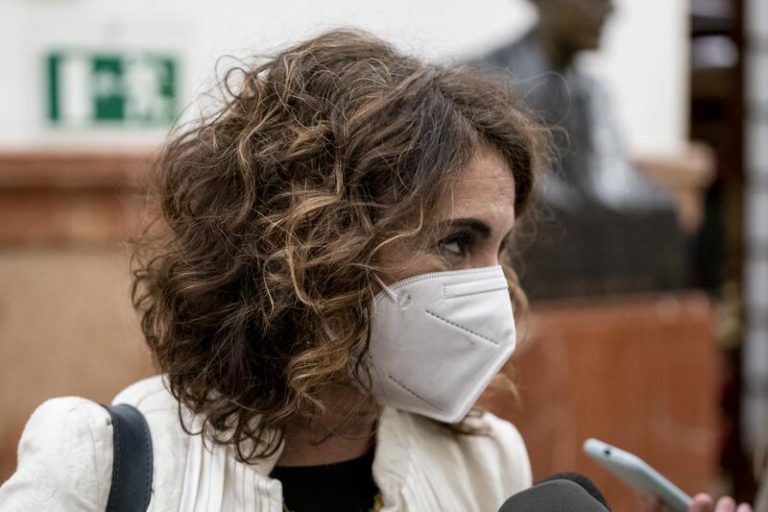 La ministra de Hacienda se reafirma en las previsiones de crecimiento