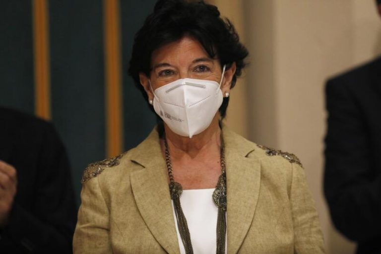 El Gobierno aprueba el nombramiento de la exministra Celaá como embajadora de España ante el Vaticano