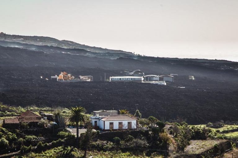 El Gobierno aprueba 24,35 millones para los daños de la erupción en la Palma, el terremoto de Lorca y Filomena