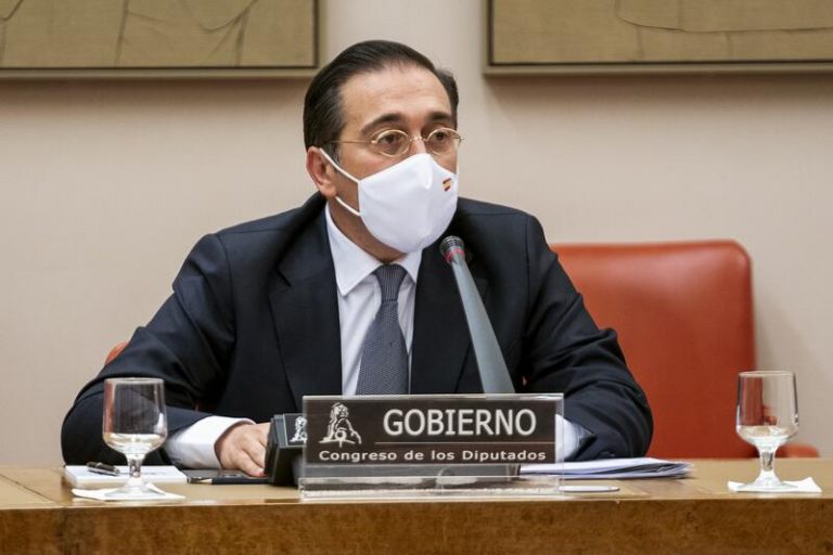 Albares apuesta por el diálogo pero advierte a Rusia de que 