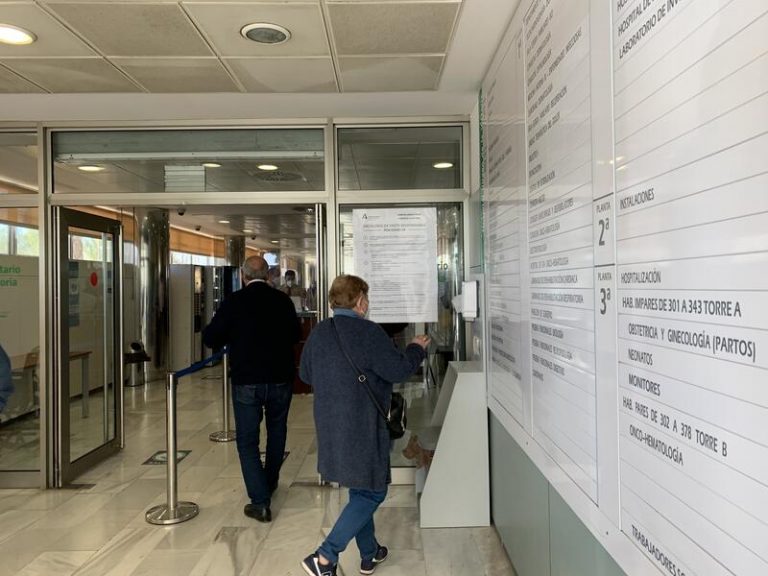 Andalucía baja los niveles de hospitalización, tanto en planta como en UCI