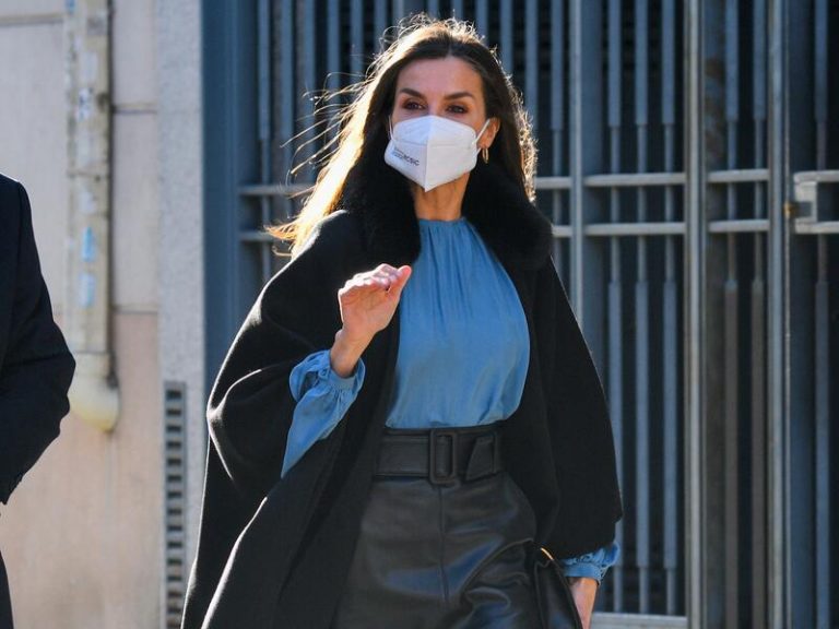 La Reina Letizia, impecable con su look más arriesgado del año