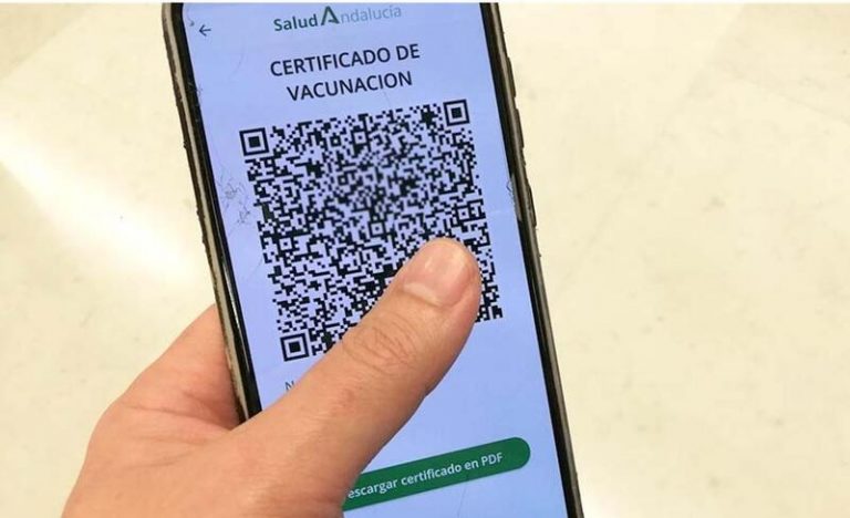 Andalucía pide prorrogar el pasaporte Covid para hostelería, ocio nocturno y hospitales hasta el 15 de febrero