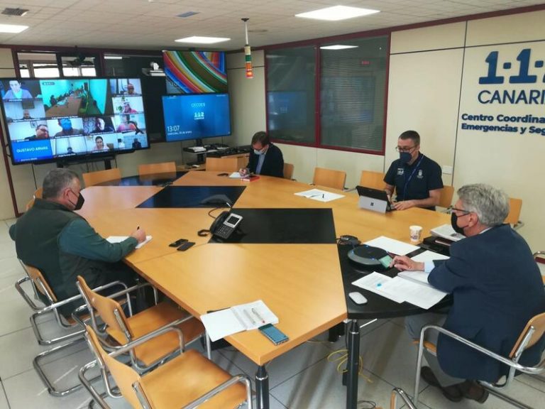 El Comité Científico del Pevolca propone cambiar el semáforo de riesgo volcánico del rojo al amarillo