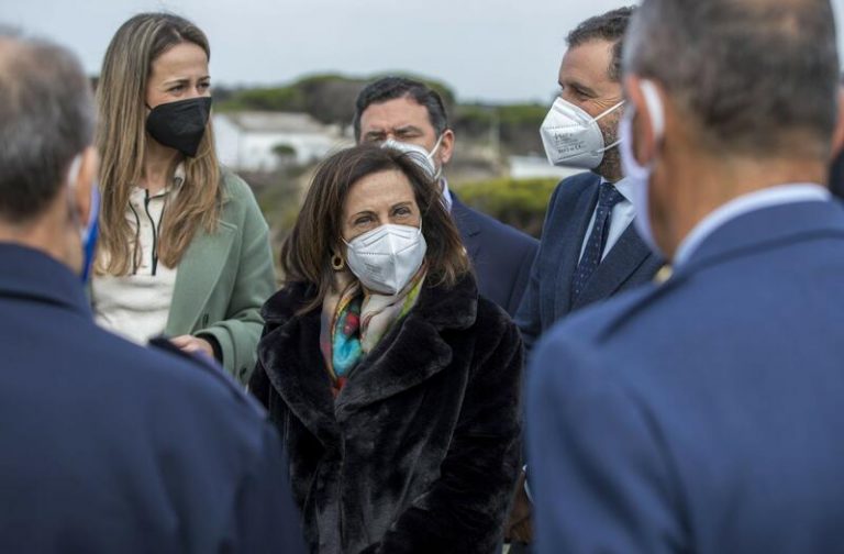 Robles responde a Belarra, tras criticar 