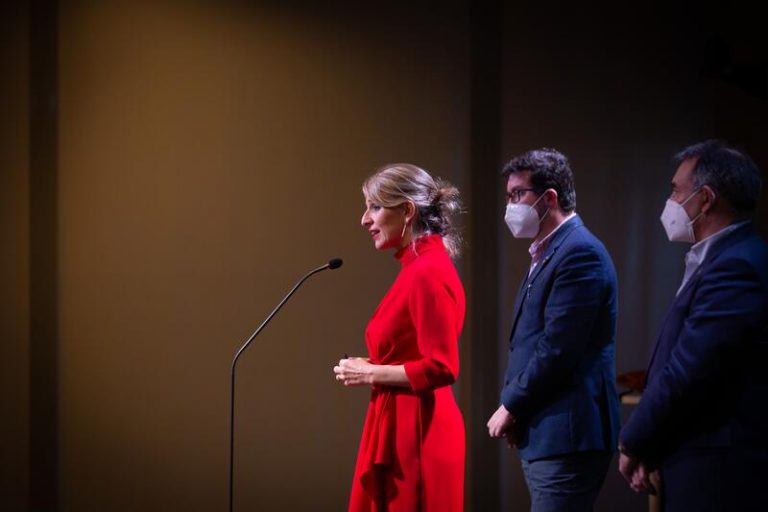 Díaz defiende el texto de la reforma laboral y apunta que 