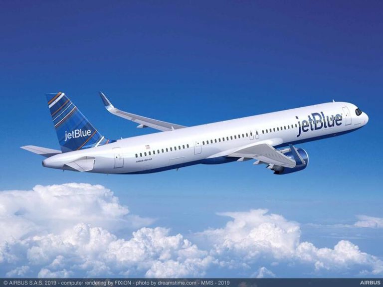 JetBlue reduce sus pérdidas un 86% en 2021, hasta los 163 millones