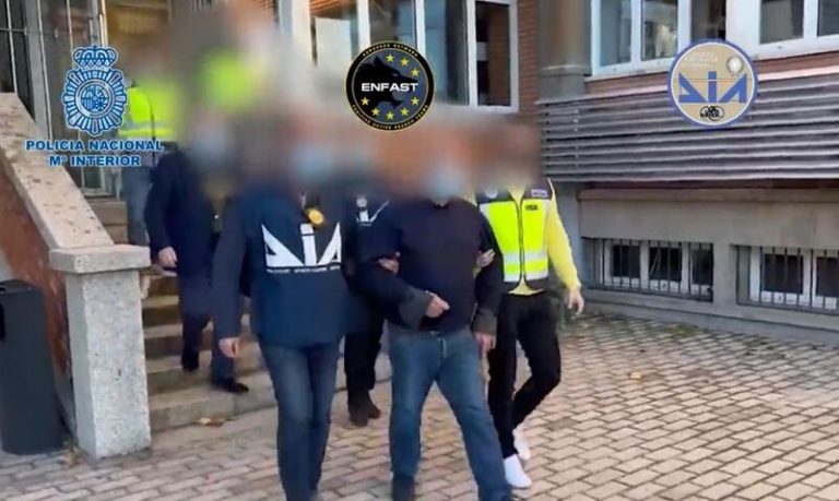 Un miembro de la mafia Stidda se aferra a un proceso de paternidad para evitar su extradición a Italia