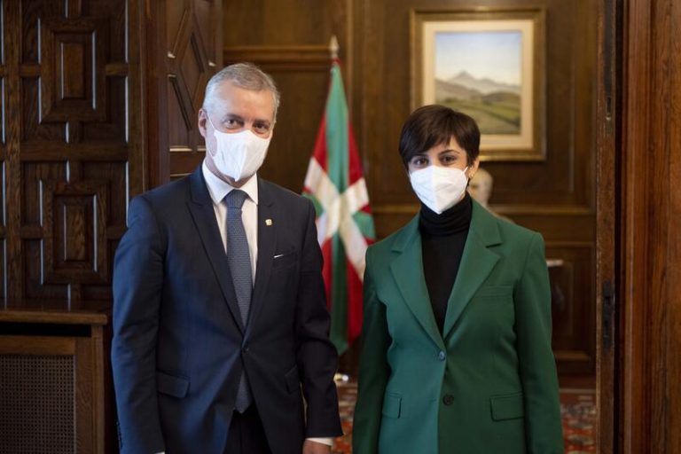 Urkullu e Isabel Rodríguez se reúnen después de que la ministra se haya comprometido al traspaso definitivo de IMV