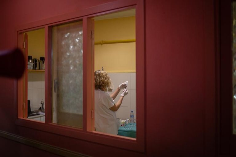 Cataluña registra 24.492 casos y 46 muertes en las últimas 24 horas