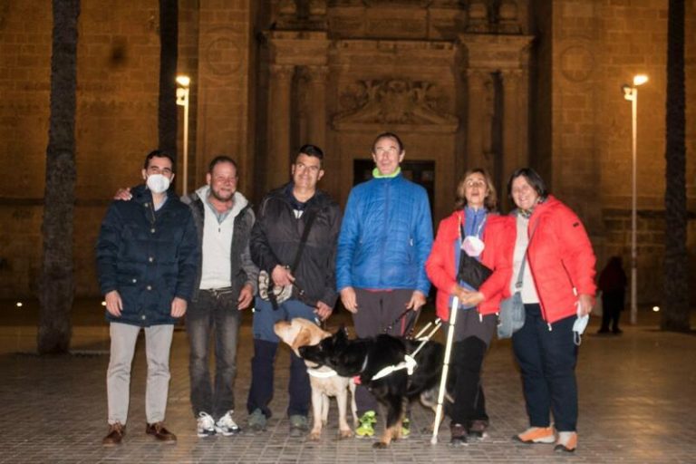Un grupo de invidentes inicia el Camino de Santiago desde Almería con la Asociación Jacobea