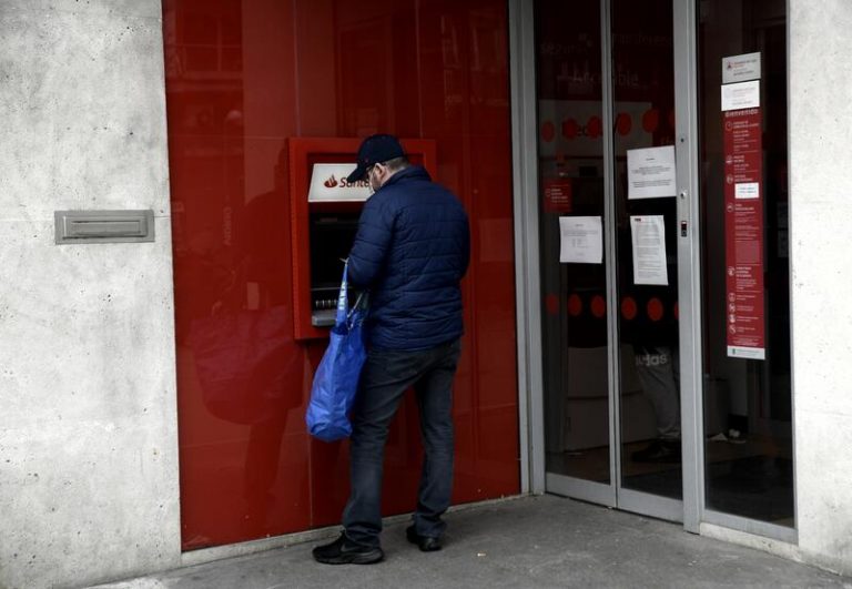 El 55% de los usuarios consideran que la oferta personalizada es la principal razón para seguir en un banco