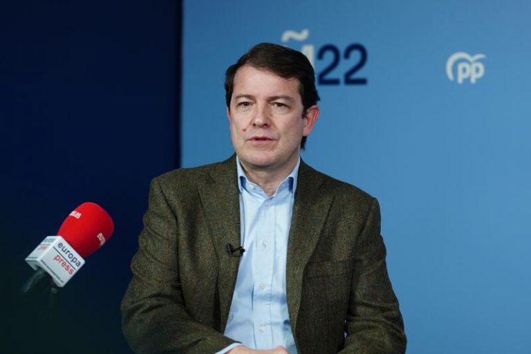 Mañueco afirma que su adversario en las elecciones es Pedro Sánchez