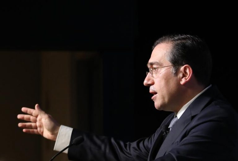 Albares aplaude la victoria de António Costa en Portugal