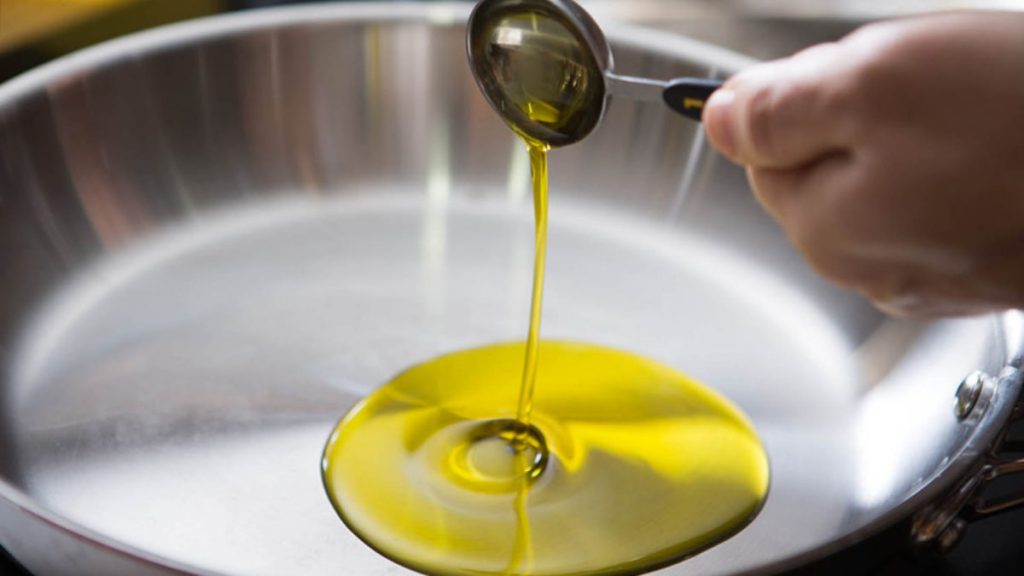 Así sabes si el aceite está listo para freír