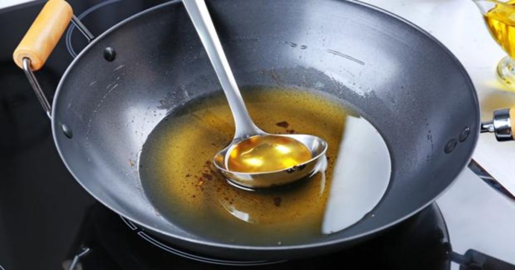 ¿Cómo puedo calentar el aceite a 300 sin un termómetro?