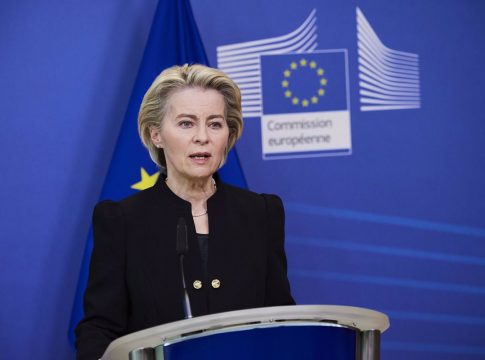 Economía.- Bruselas aclara que la carta enviada a Sánchez forma parte del procedimiento