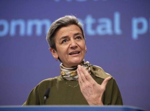 Bruselas investiga si Pierre Cardin pactó con su principal licenciatario restringir ventas transfronterizas