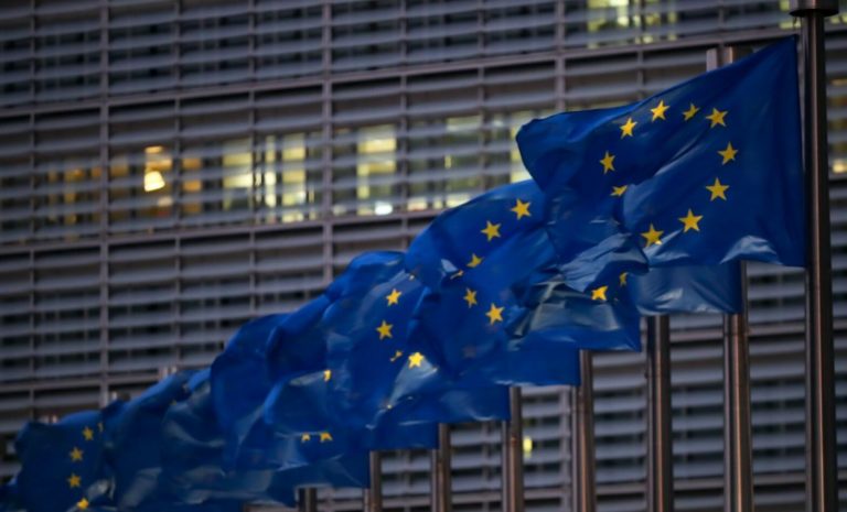 Bruselas presentará en 2 semanas una estrategia para gestionar de tráfico espacial