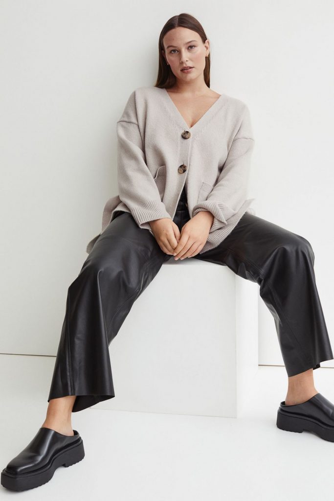 H&M rebaja un 60% este cárdigan largo: solo cuesta 15,99 euros 