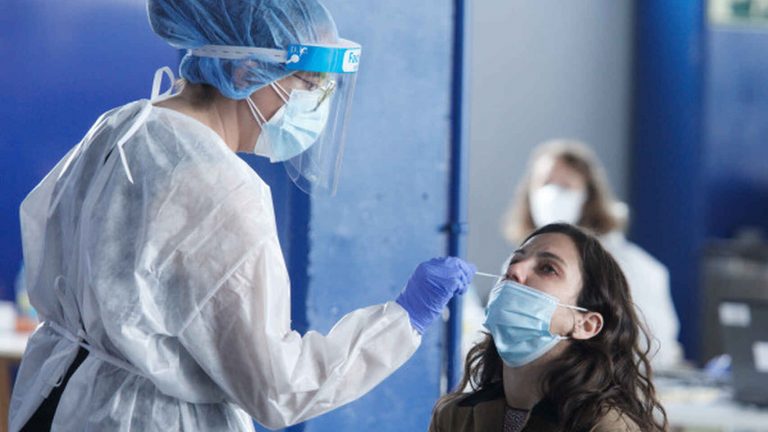 Castilla y León registra 10.639 nuevos positivos, con 16 fallecidos y 119 altas