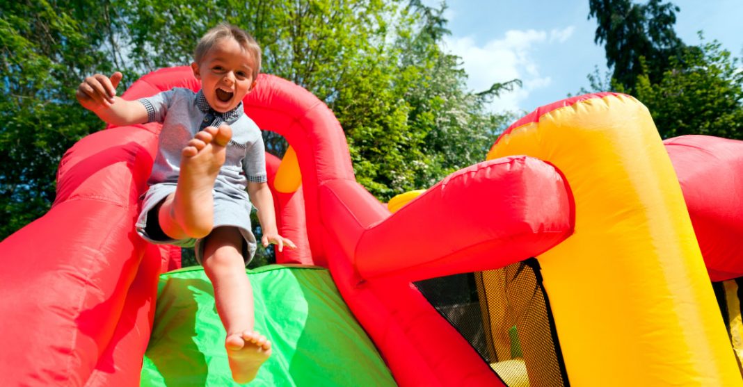 Castillos hinchables: los peligros de los que no te das cuenta