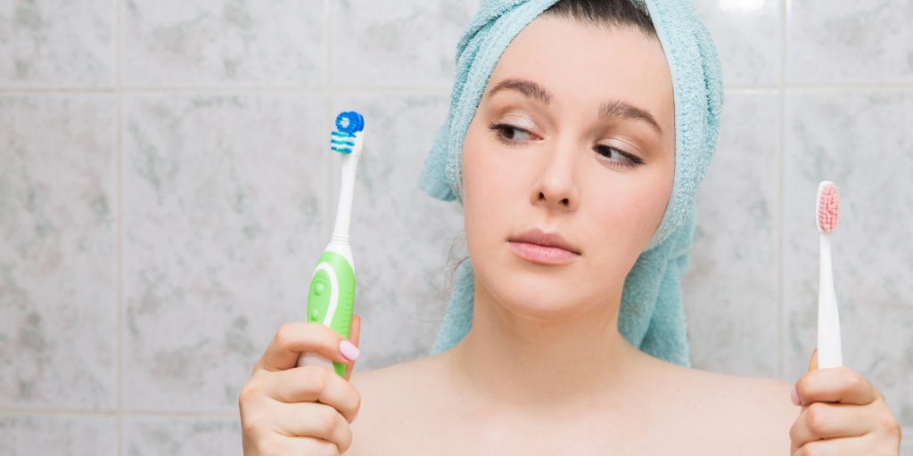 ¿Cómo limpiar los espacios interdentales?