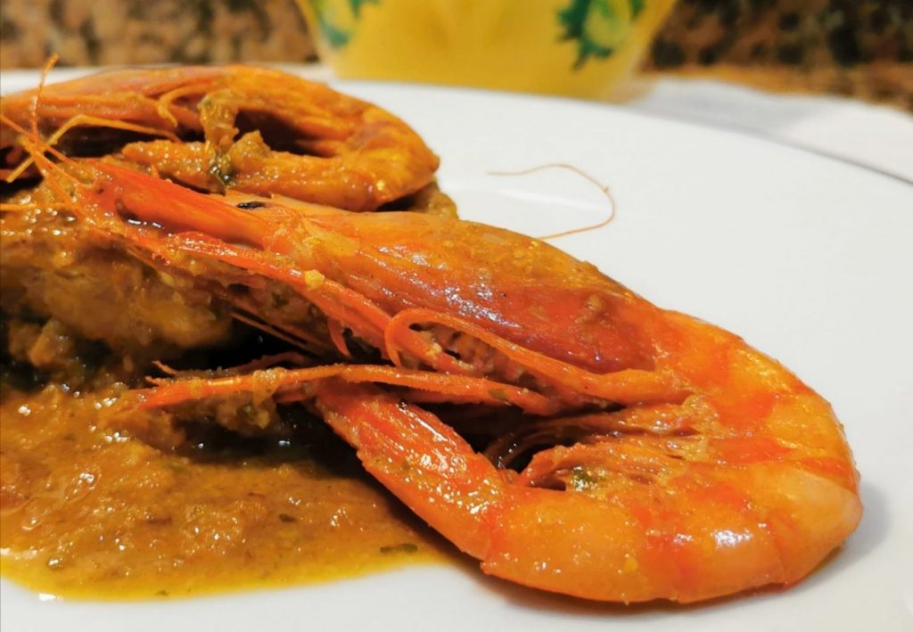 Cómo servir estos gambones en salsa