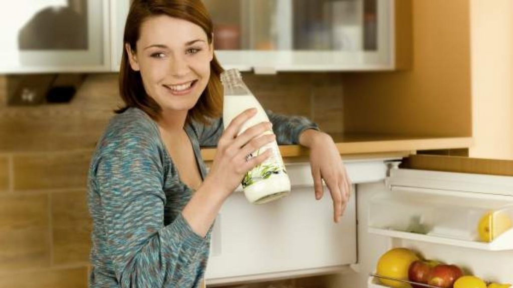 ¿Cuánto tiempo puede conservarse la leche de vaca fuera del frigorífico?