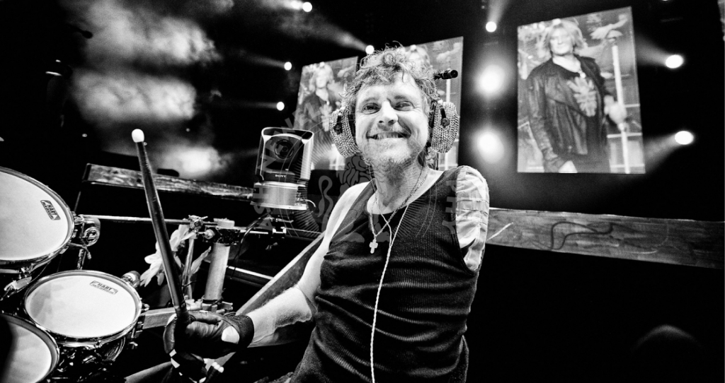 El baterista de la banda de famosos Def Leppard cristiano ronaldo