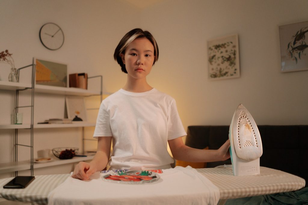 El ejercicio de quitar la plancha de su tabla