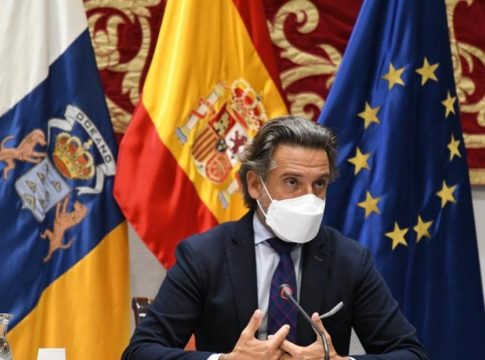 El presidente del Parlamento de Canarias reclama una repuesta conjunta y eficaz de la UE a la gestión de la migración