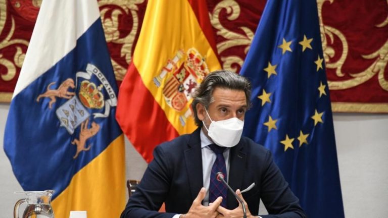 El presidente del Parlamento de Canarias reclama una repuesta 