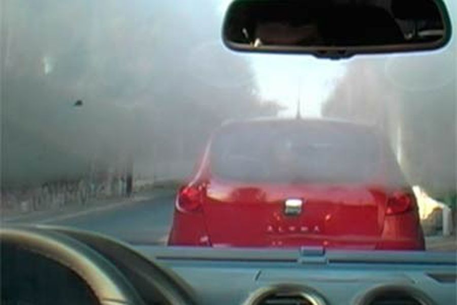 El truco más efectivo para quitar el vaho del cristal del coche