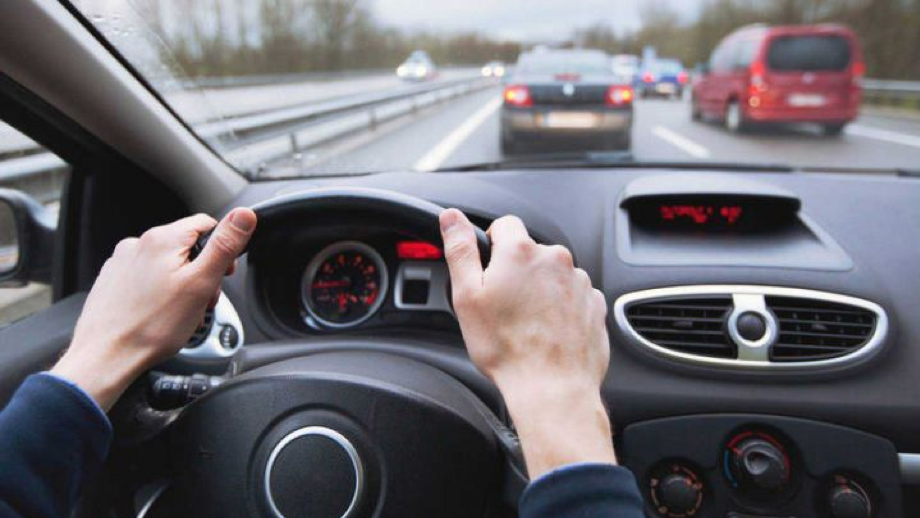 Estas canciones te pueden provocar un accidente o una multa