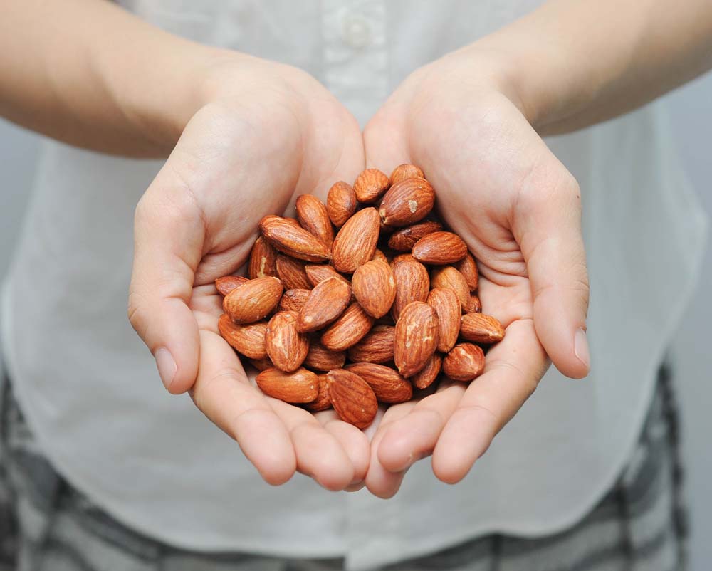 Esto es lo que pasa si tomas dos almendras al día