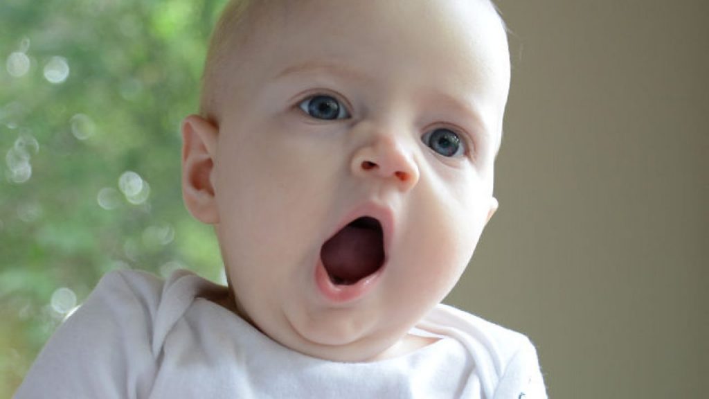 ¿Cuáles son las posibles causas para bostezar?