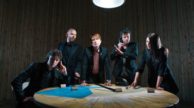 Franz Ferdinand curious