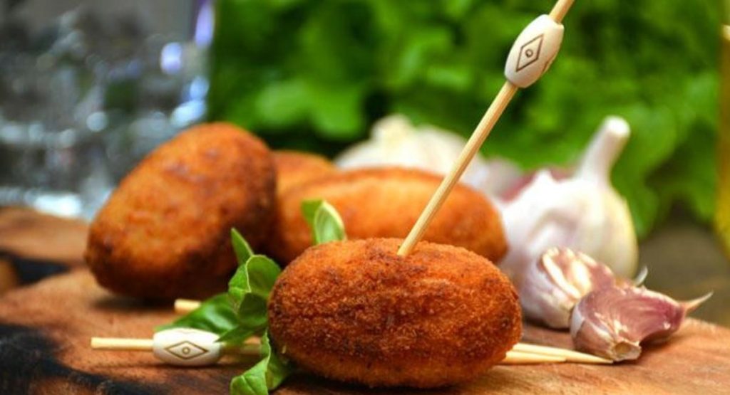 Fríe las croquetas y sirve