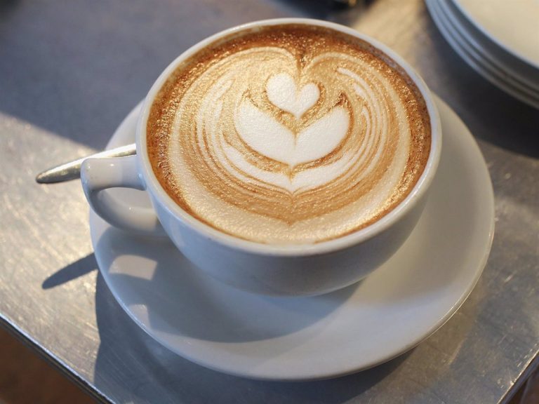 Guía para convertirse en un barista profesional y disfrutar del mejor café en casa