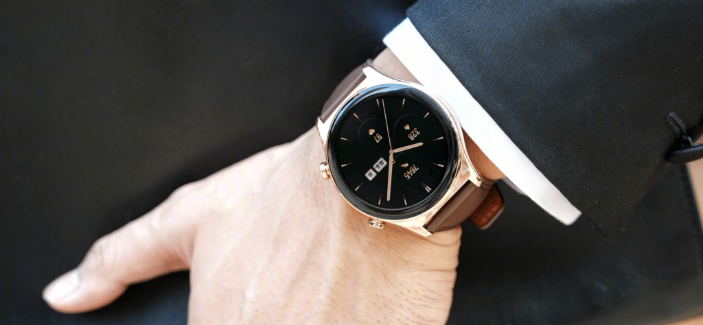 La batería dura hasta 14 días en un escenario de uso típico