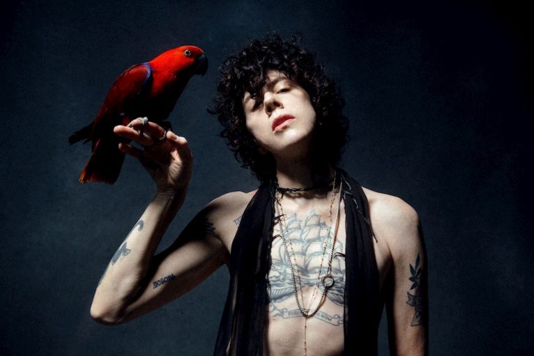 LP y “Churches”, su nuevo disco