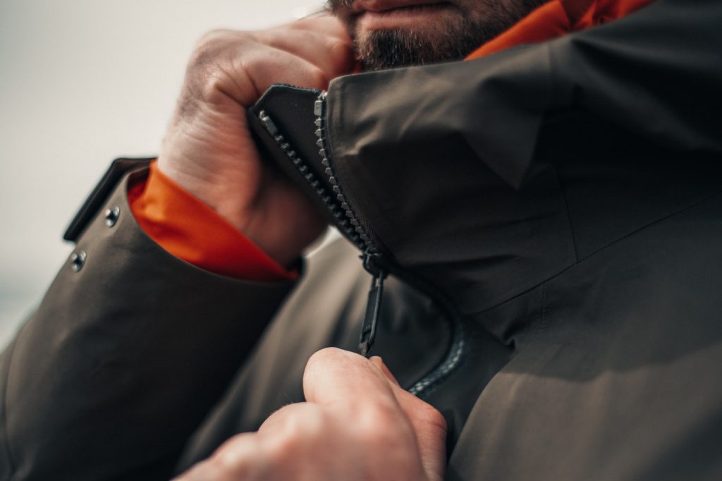 El motivo por el que las cremalleras llevan las siglas YKK 105 La empresa origen es en Japón
