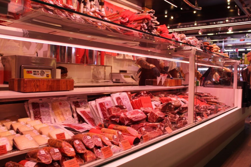 Las carnes procesadas, uno de los productos alimenticios que produce cáncer