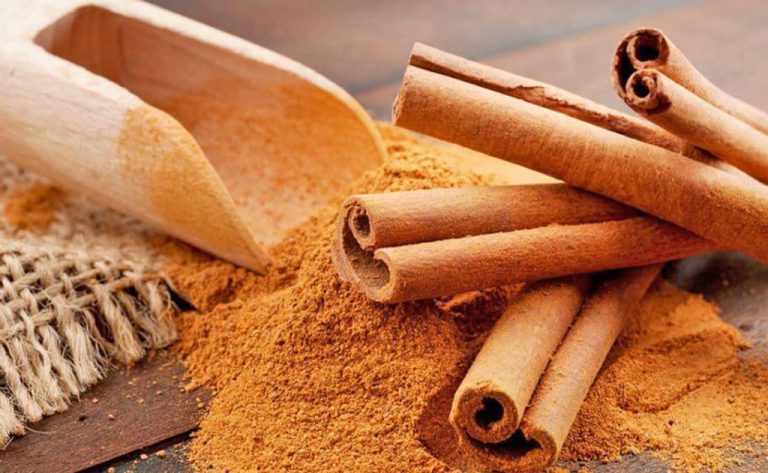 Las razones por las que deberías usar canela en tus platos