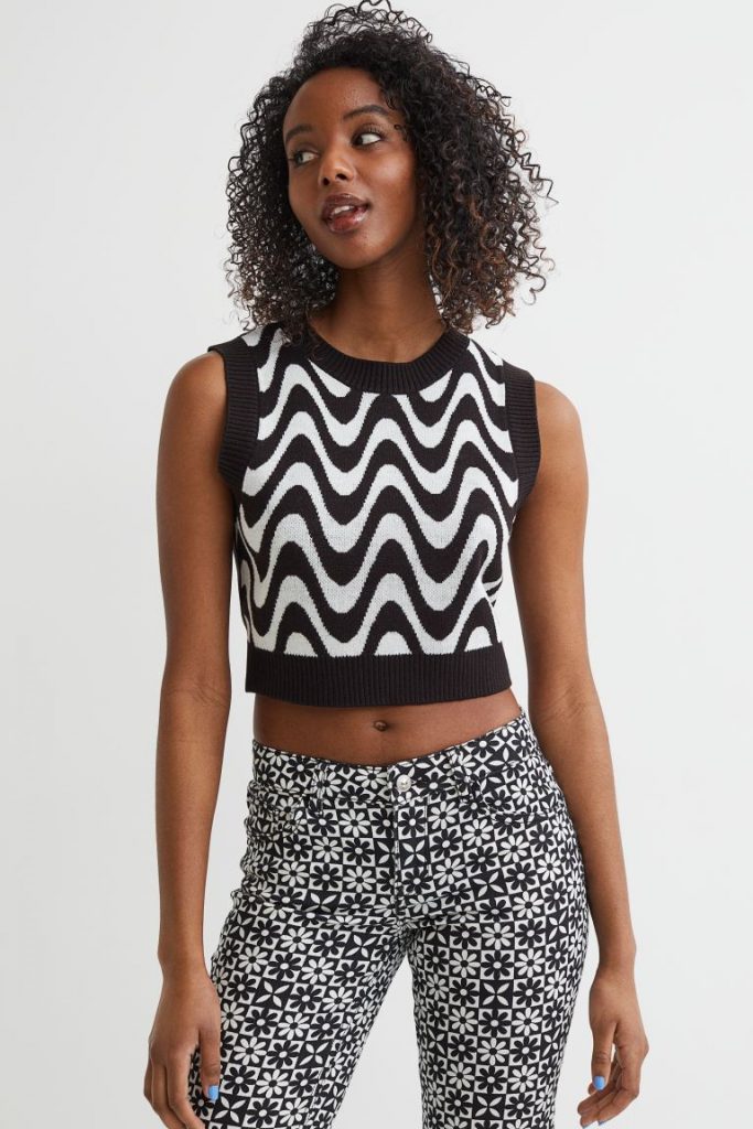 Mira este bonito suéter sin manga de la tienda sueca