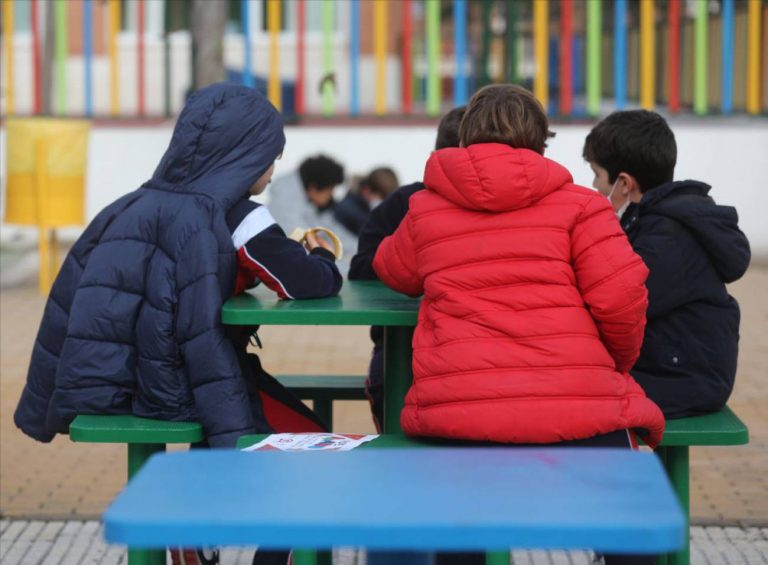 Docentes de 14 comunidades autónomas se adentran en el exitoso modelo educativo de Galicia en Santiago