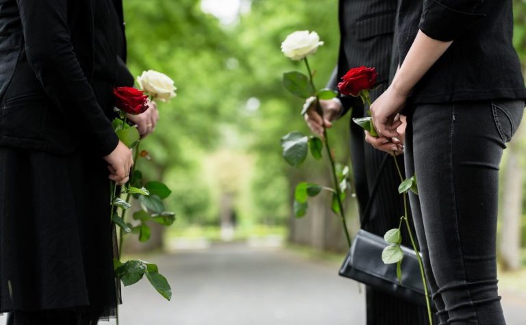 Por qué se relaciona el negro con el luto