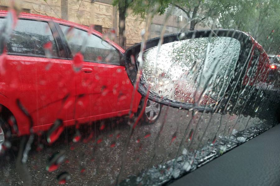 Qué hacer si pisas una placa de hielo con el coche